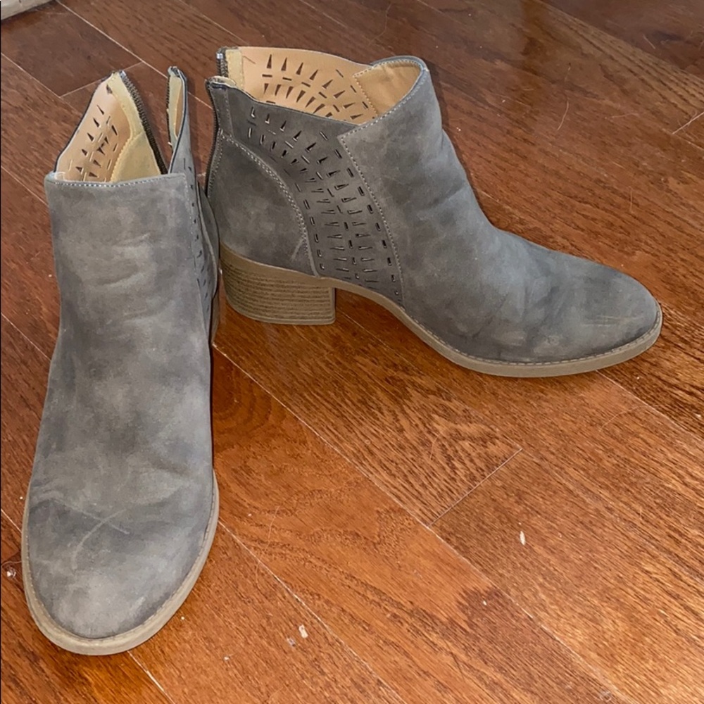 Qupid brown booties